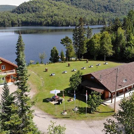 Motel Ours Bleu Lac-Saguay Exterior photo