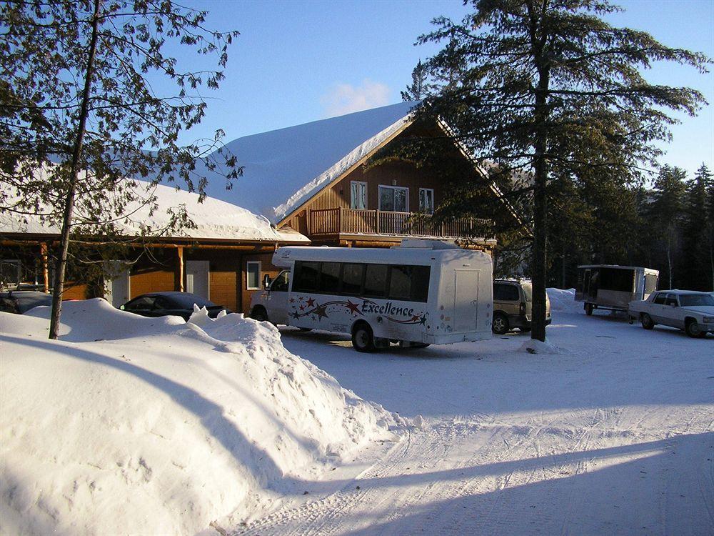 Motel Ours Bleu Lac-Saguay Exterior photo